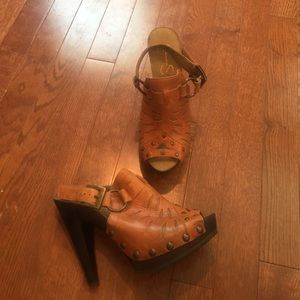 Jessica Simpson platform clogs
