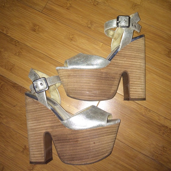 Steve Madden Wooden Wedge with Silver Top