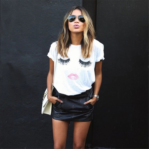 Tops - ✨HP✨Eyelash Tee