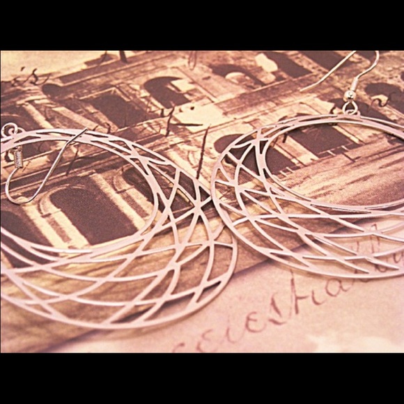 Amazing Basket weave hoops. - Picture 2 of 3