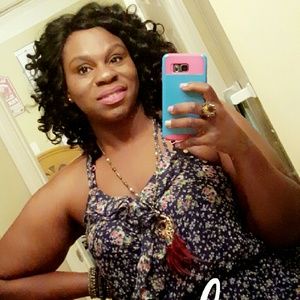 Meet your Posher, Kendra