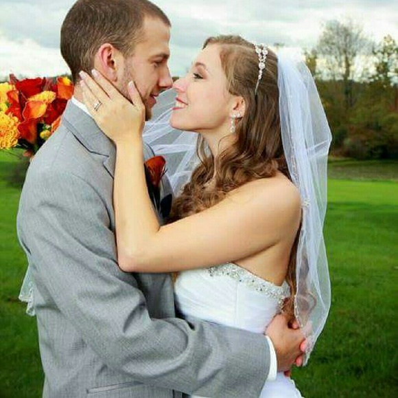 Meet your Posher, Lindsey - Picture 2 of 4