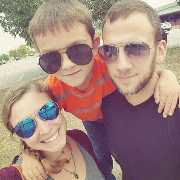 Meet your Posher, Lindsey - Picture 3 of 4