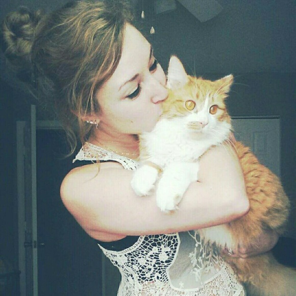 Meet your Posher, Lindsey - Picture 4 of 4