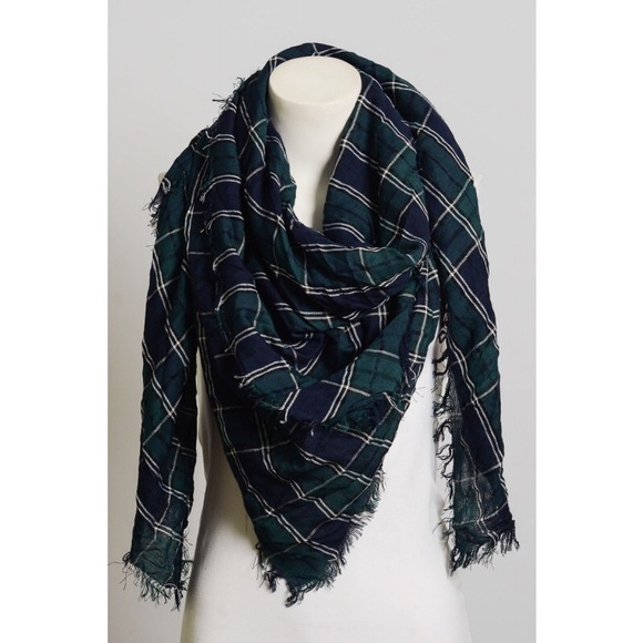 Crinkled Plaid Scarf - Picture 3 of 3