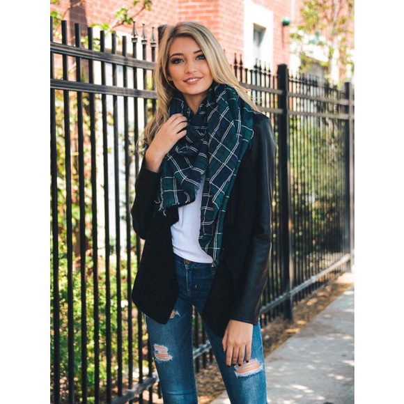 Crinkled Plaid Scarf - Picture 2 of 3