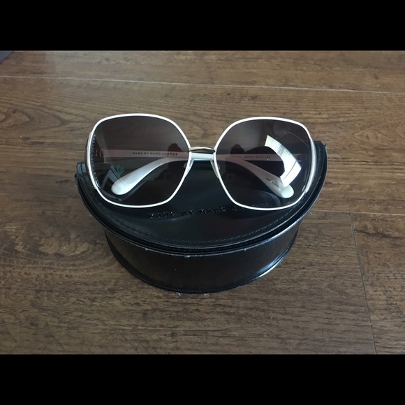 Marc Jacobs sunglasses-never worn