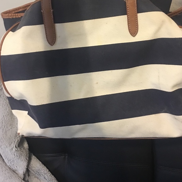 Tommy Hilfiger purse - Picture 2 of 3