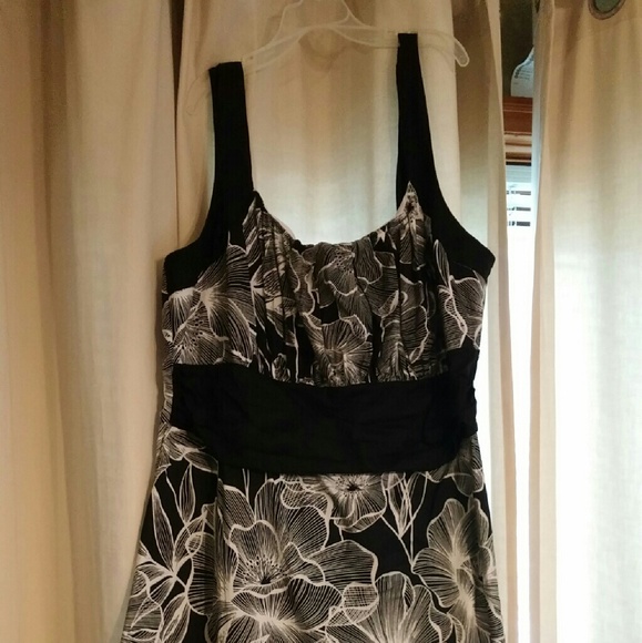 Very cute midi dress Dress Barn 18