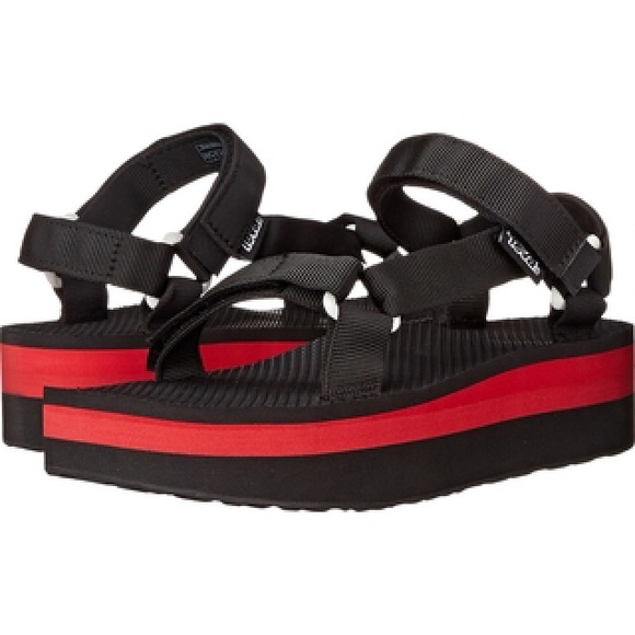 Sold BNWT Teva Platform black and red sandals RARE - Picture 2 of 4