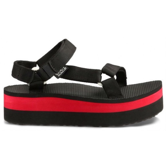 Sold BNWT Teva Platform black and red sandals RARE - Picture 4 of 4