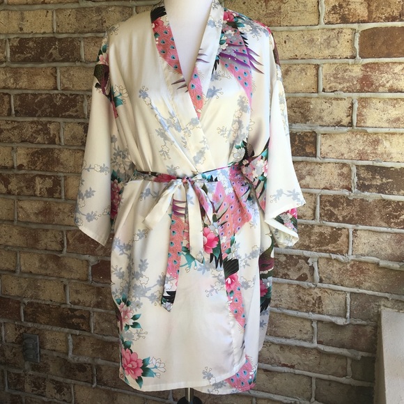 Gorgeous Peacook Print Robe