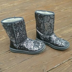 SOLD! Sparkly Ugg-Type Winter Boots