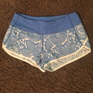 LULULEMON SHORTS SIZE 4