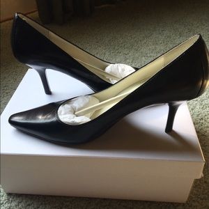 -LOWEST- Calvin Klein Pumps