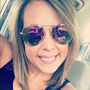 Meet your Posher, Bailey