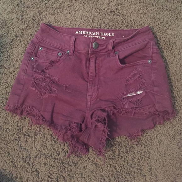 AE maroon high-waisted jean shorts !