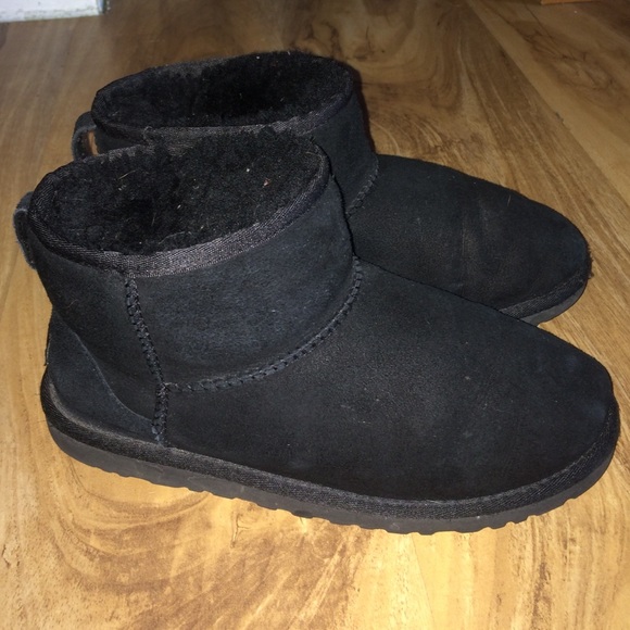 UGG Classic mini - black SOLD - Picture 2 of 4
