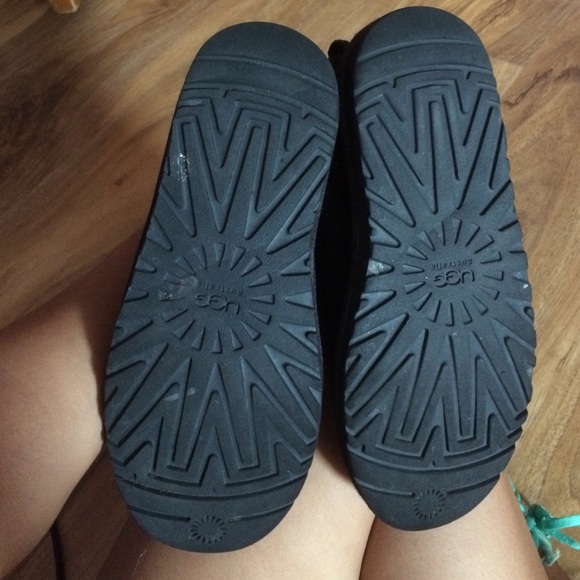 UGG Classic mini - black SOLD - Picture 3 of 4