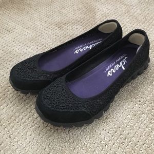 Black sketchers flats