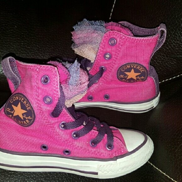 Converse tennis shoes