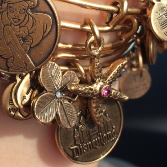 🌵Alex & Ani Bracelets Lucky Clover