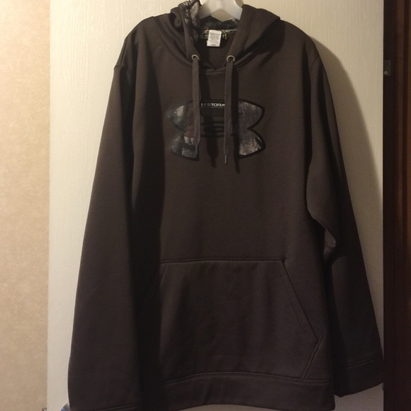 Men's under armor sweatshirt new with tags.