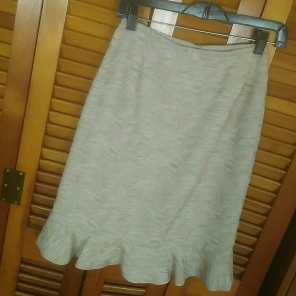 Le Suit Petite!  2 PC Jacket and Skirt Sz 4 PERFECTION...AMAZING!!! - Picture 3 of 4