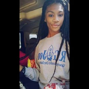 Meet your Posher, Tara