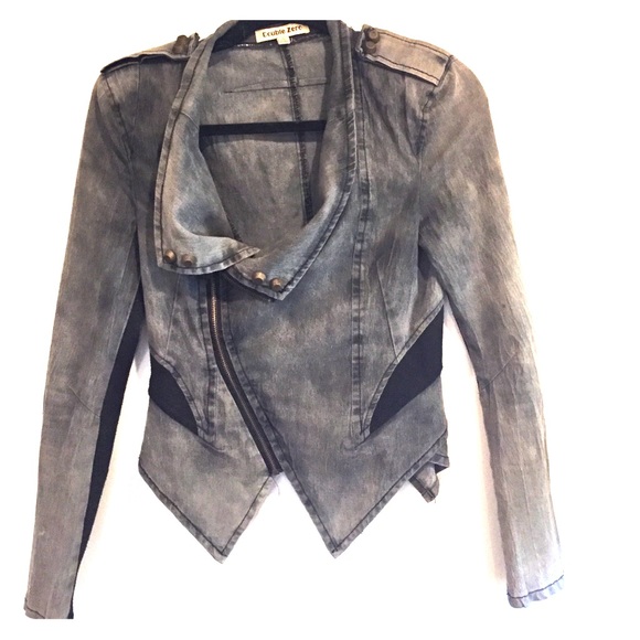 Structured zipper jacket