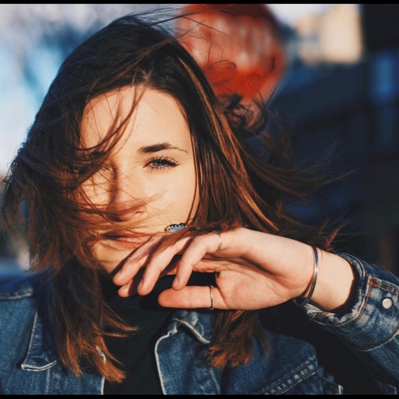 Meet your Posher, Elizabeth - Picture 1 of 1