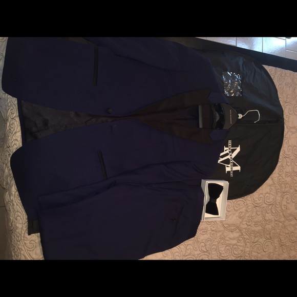 Calvin Klein Tux - Picture 2 of 4