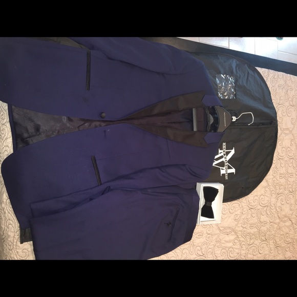 Calvin Klein Tux - Picture 4 of 4