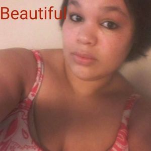 Meet your Posher, Lorie