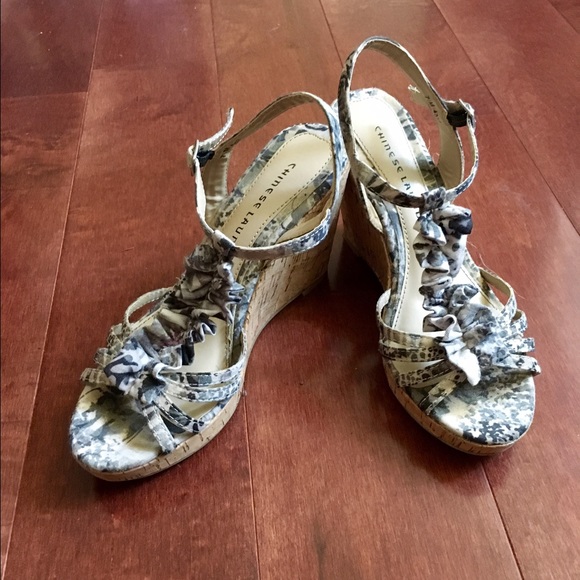 Grey ruffled wedges