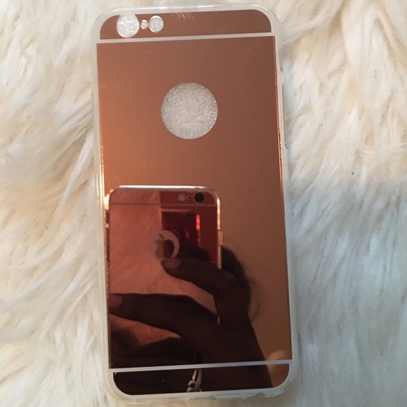 ✨RESTOCK✨Rose Gold Mirrored iPhone Case - Picture 2 of 4