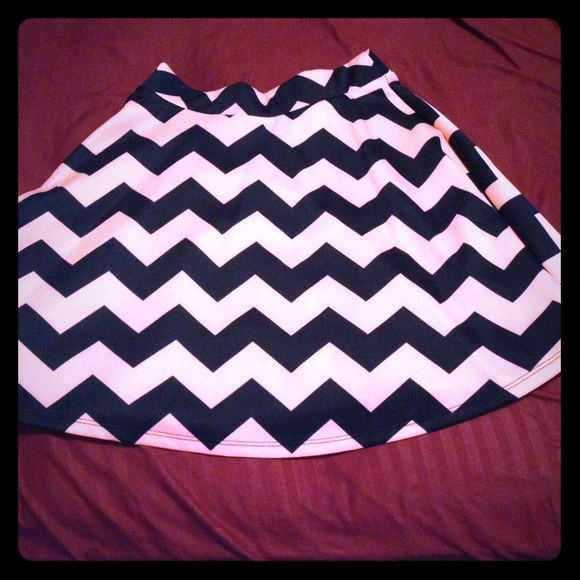 Chevron high waisted skirt