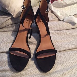 Black h&m sandals