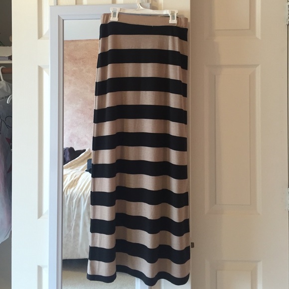 Papaya Black and Beige Maxi Skirt