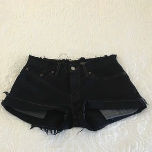 Black Levi shorts 24-25