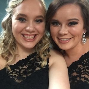 Meet your Posher, Kayla