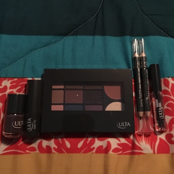 Ulta makeup bundle all brand new in packaging!!!