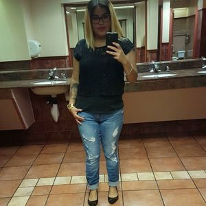 Meet your Posher, Marisa