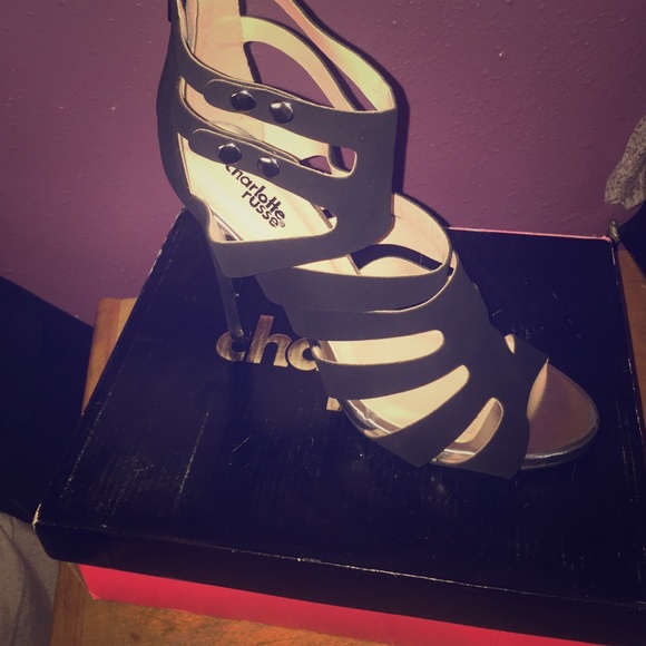 Never been worn black heels