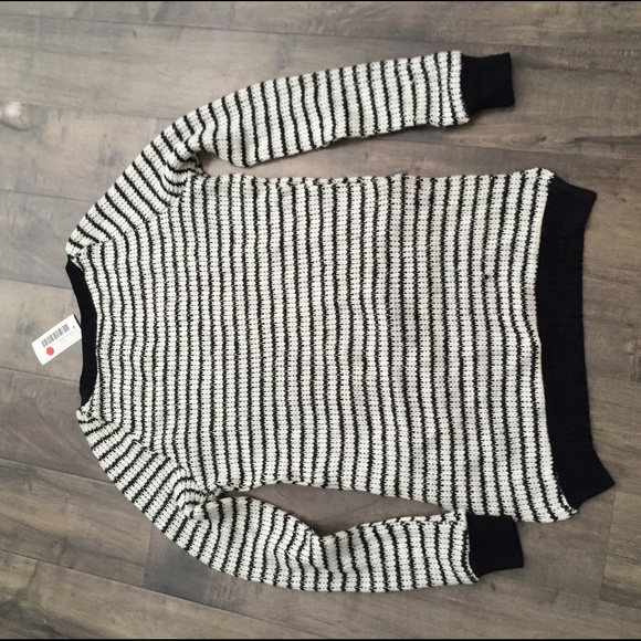Black and white knitted hi-lo sweater - Picture 2 of 4