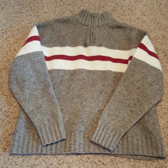 Gap fuzzy sweatshirt