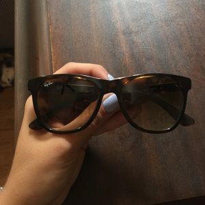 Ray-Ban sunglasses 4184