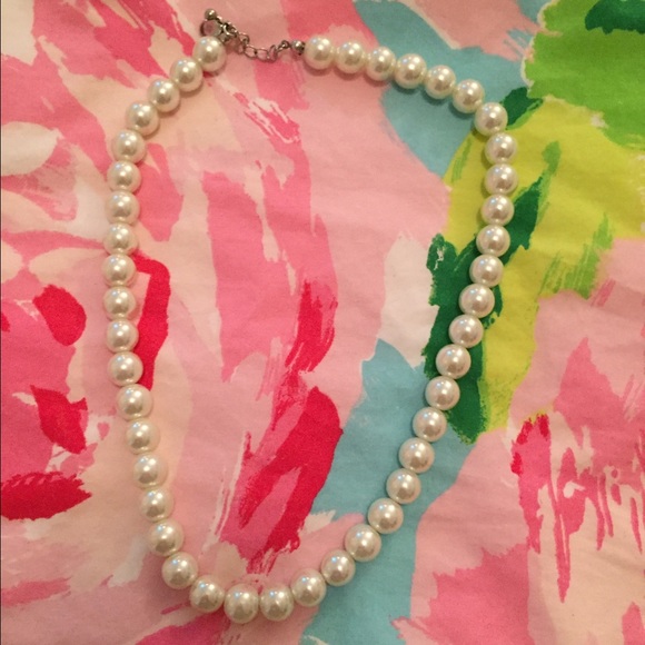 Pearl necklace and bracelets - Picture 2 of 2
