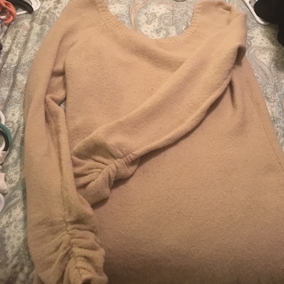 Long tan sweater super comfy