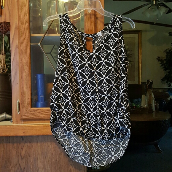 Old Navy Tops - Old Navy Hi- low top